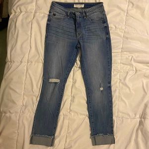 KanCan distressed skinny jeans size 29